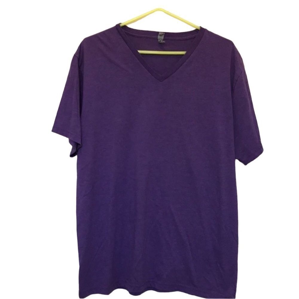 Men’s Next Level Vneck  Tshirt Sz XL